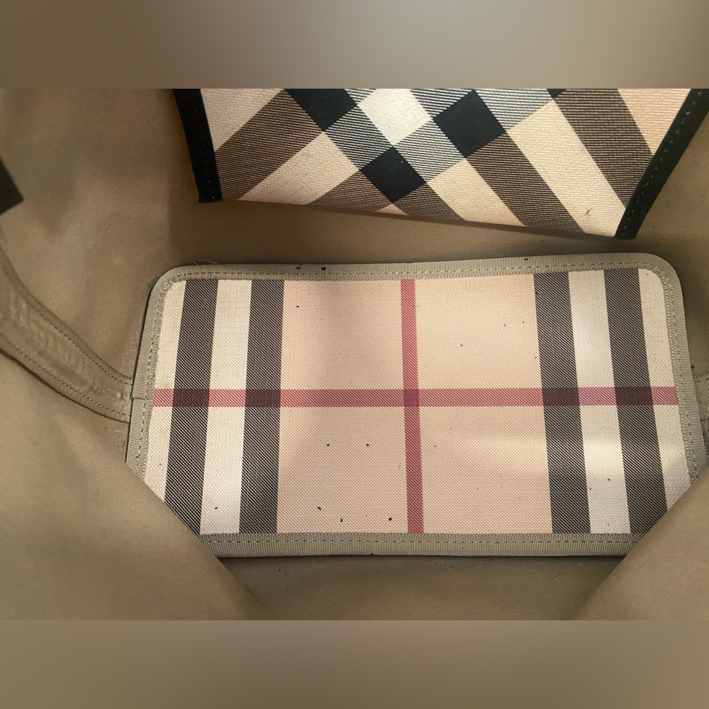 Authentic Burberry tote shoulder bag - Picture 8 of 9